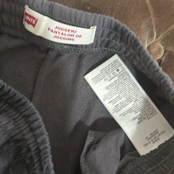 Boys 10-12 Levi’s tapered jogging pants - never worn - Picture 2 of 3